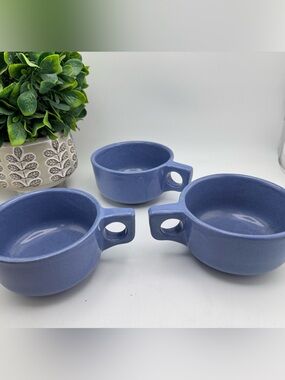 Vintage Western Stoneware Maple Leaf Mugs/Soup Bowls.